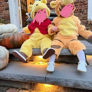 Pottery Barn Winnie the Pooh Halloween Costume 12-24 mo. Worn once for an hour.